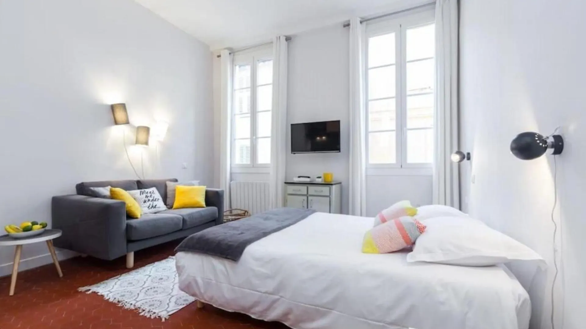 Droite - Bright Studio In The Old Town Niza